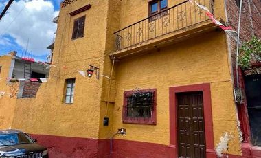 Gran oportunidad de inversión para remodelar casa en Centro de San Miguel de Allende, calle atascadero y Aparicio.