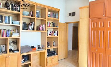 CASA EN ESQUINA CON ALBERCA 🏡✨ FRACC. PRIVADO | AMUEBLADA | FRENTE A PARQUE