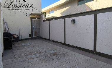 CASA EN ESQUINA CON ALBERCA 🏡✨ FRACC. PRIVADO | AMUEBLADA | FRENTE A PARQUE