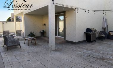 CASA EN ESQUINA CON ALBERCA 🏡✨ FRACC. PRIVADO | AMUEBLADA | FRENTE A PARQUE