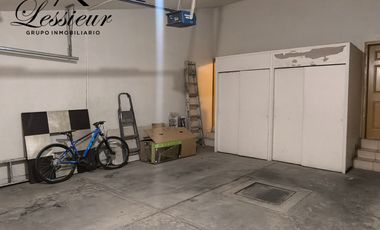 CASA EN ESQUINA CON ALBERCA 🏡✨ FRACC. PRIVADO | AMUEBLADA | FRENTE A PARQUE