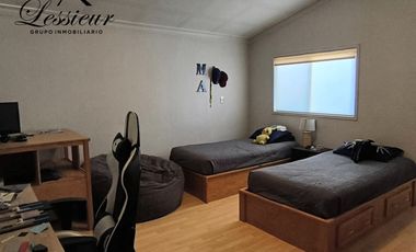 CASA EN ESQUINA CON ALBERCA 🏡✨ FRACC. PRIVADO | AMUEBLADA | FRENTE A PARQUE