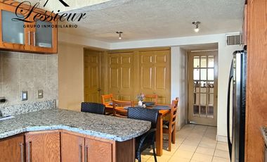 CASA EN ESQUINA CON ALBERCA 🏡✨ FRACC. PRIVADO | AMUEBLADA | FRENTE A PARQUE