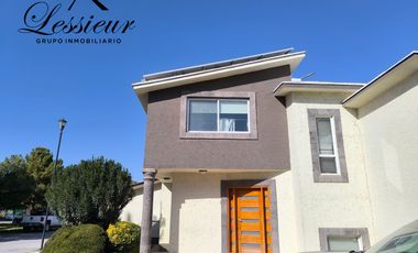 CASA EN ESQUINA CON ALBERCA 🏡✨ FRACC. PRIVADO | AMUEBLADA | FRENTE A PARQUE