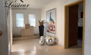 CASA EN ESQUINA CON ALBERCA 🏡✨ FRACC. PRIVADO | AMUEBLADA | FRENTE A PARQUE