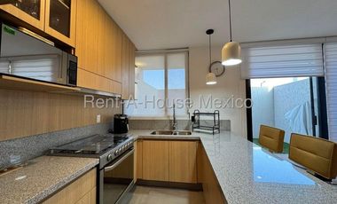 Nuevo Refugio departamento amueblado en renta IO2142