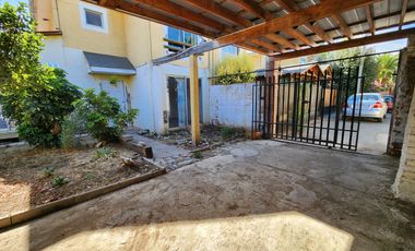 Se vende acogedora casa en Loteo Jardines de Machali, Machali