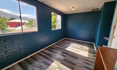 Se vende acogedora casa en Loteo Jardines de Machali, Machali