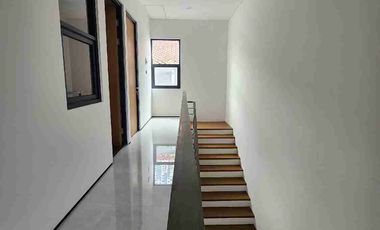 Rumah Siap Huni Estetik 2 Lantai Di Buah batu Sekelimus