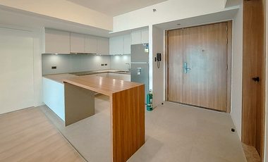 FOR SALE/LEASE: Shang Residences at Wack Wack, Mandaluyong – 2-Bedroom Condo with Parking