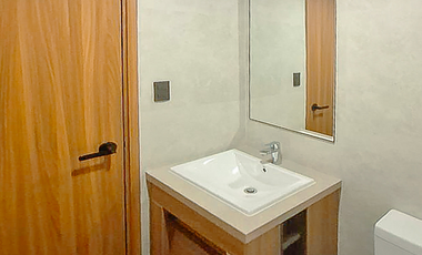 FOR SALE/LEASE: Shang Residences at Wack Wack, Mandaluyong – 2-Bedroom Condo with Parking