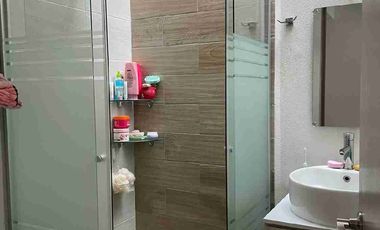 vendo h casa como nueva en Colonia Atlanta a un lado de urbi balboa.