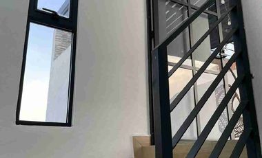 vendo h casa como nueva en Colonia Atlanta a un lado de urbi balboa.