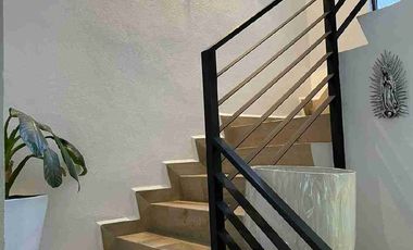 vendo h casa como nueva en Colonia Atlanta a un lado de urbi balboa.