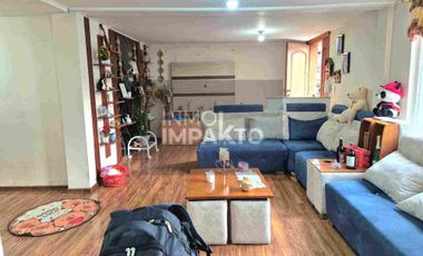 Casa Rentera Esquinera en Venta La Magdalena Sur de Quito