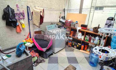 Casa Rentera Esquinera en Venta La Magdalena Sur de Quito