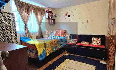 Casa Rentera Esquinera en Venta La Magdalena Sur de Quito