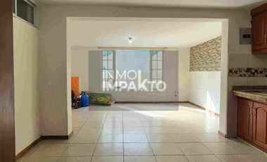 Casa Rentera Esquinera en Venta La Magdalena Sur de Quito