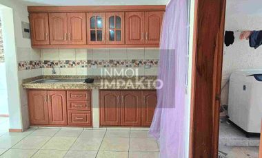 Casa Rentera Esquinera en Venta La Magdalena Sur de Quito