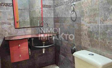 Casa Rentera Esquinera en Venta La Magdalena Sur de Quito