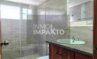 Casa Rentera Esquinera en Venta La Magdalena Sur de Quito