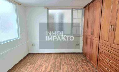 Casa Rentera Esquinera en Venta La Magdalena Sur de Quito