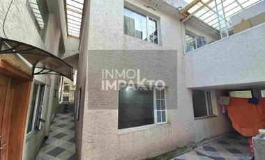 Casa Rentera Esquinera en Venta La Magdalena Sur de Quito
