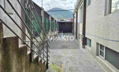 Casa Rentera Esquinera en Venta La Magdalena Sur de Quito