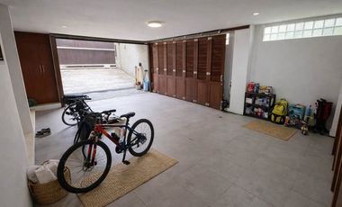 FOR SALE 6 BEDROOM FULLY FURNISHED VILLA – DENPASAR