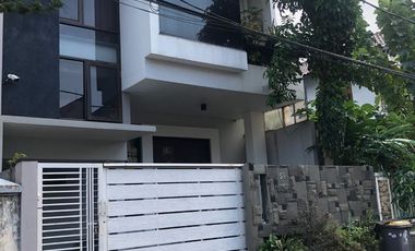 Modern house for rent in a strategic location in Matraman, near Rawamangun, Jatinegara & Rawasari