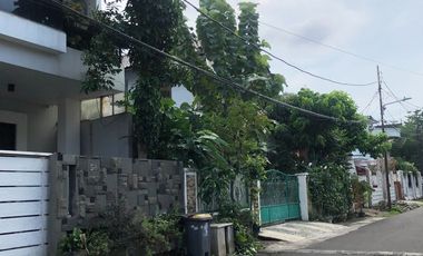 Modern house for rent in a strategic location in Matraman, near Rawamangun, Jatinegara & Rawasari