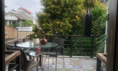 Modern house for rent in a strategic location in Matraman, near Rawamangun, Jatinegara & Rawasari