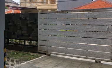 Modern house for rent in a strategic location in Matraman, near Rawamangun, Jatinegara & Rawasari