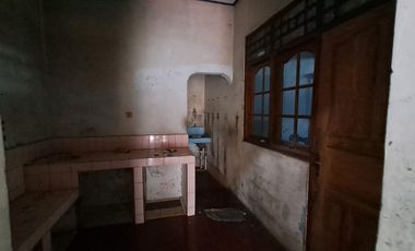 DIJUAL RUMAH DI NGORESAN JEBRES SURAKARTA