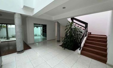 CASA EN RENTA EN LOMAS DE LAS AMÉRICAS