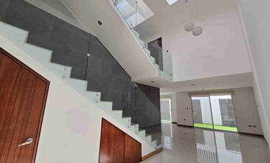 CASA EN RENTA EN LOMAS DE ANGELOPOLIS COM JARDIN GRANDE DE 100 M², CON 4 RECAMARAS CON BAÑO, PARQUE COAHUILA