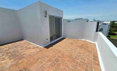 CASA EN RENTA EN LOMAS DE ANGELOPOLIS COM JARDIN GRANDE DE 100 M², CON 4 RECAMARAS CON BAÑO, PARQUE COAHUILA