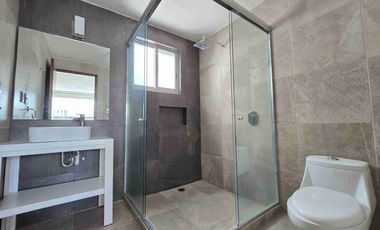 CASA EN RENTA EN LOMAS DE ANGELOPOLIS COM JARDIN GRANDE DE 100 M², CON 4 RECAMARAS CON BAÑO, PARQUE COAHUILA