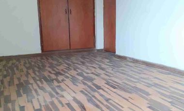 SE VENDE DEPARTAMENTO DE 3 DORMITORIOS EN 2do PISO