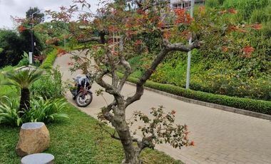 Rumah Villa mewah di Dago Village dengan kolam renang View Gunung