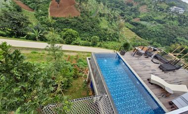 Rumah Villa mewah di Dago Village dengan kolam renang View Gunung