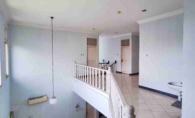 RUMAH HOMEY PRIVATE POOL DEKAT ANTASARI & KEMANG