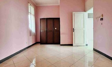 RUMAH HOMEY PRIVATE POOL DEKAT ANTASARI & KEMANG