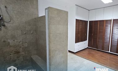 FOR RENT - 5BR UNIT IN HOUSE IN VALLE VERDE 1 PASIG CITY