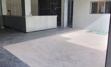 Dijual / Disewakan - Ex Showroom Depan Boulevard Serpong Raya Tangerang