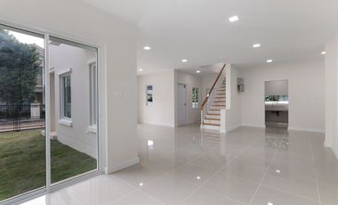 บ้านเดี่ยว 2 ชั้น รีโนเวทใหม่ หมู่บ้าน มัณฑนา แจ้งวัฒนะ-ราชพฤกษ์ ทำเลดี ติดถนนใหญ่