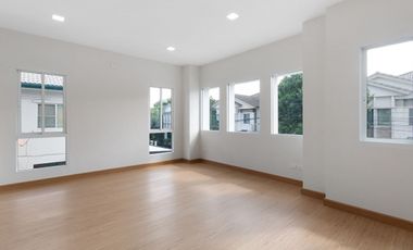 บ้านเดี่ยว 2 ชั้น รีโนเวทใหม่ หมู่บ้าน มัณฑนา แจ้งวัฒนะ-ราชพฤกษ์ ทำเลดี ติดถนนใหญ่