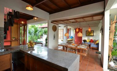 Disewakan Bulanan Dan Tahunan Villa Tropis Suasana Ubud Fully Furnished di Jimbaran.