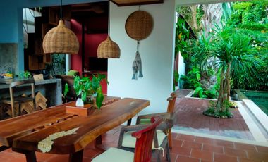 Disewakan Bulanan Dan Tahunan Villa Tropis Suasana Ubud Fully Furnished di Jimbaran.