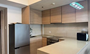 Fully Furnished 1 Bedroom with Balcony One Shangrila Place For Rent Condo Mandaluyong